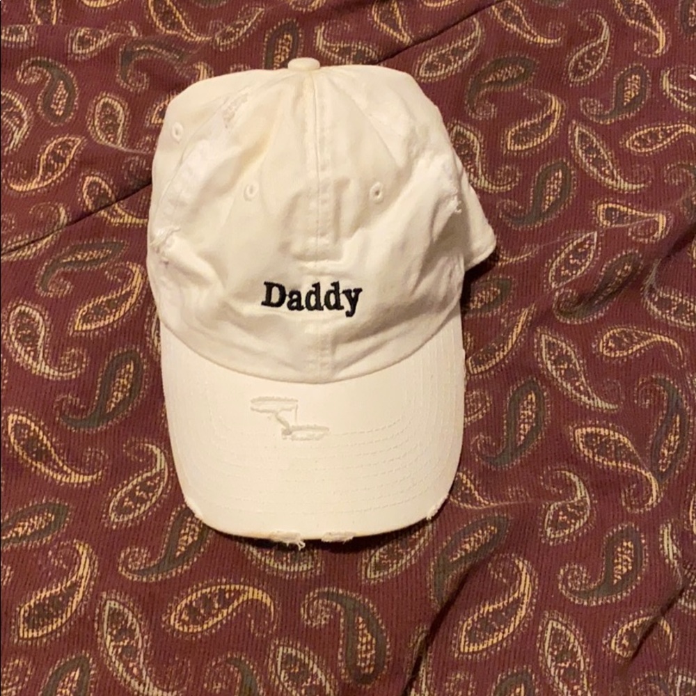 White ripped “Daddy” hat